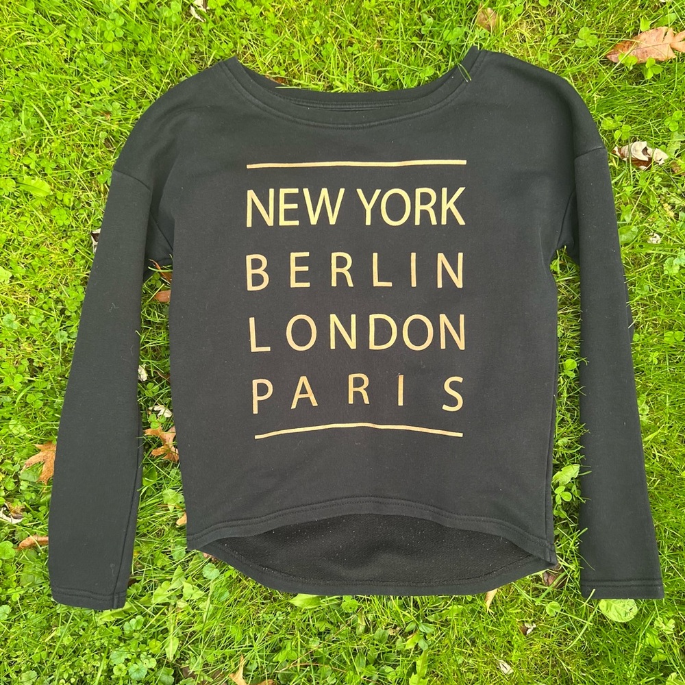 blue motion Black long sleeve sweatshirt with gold lettering size xs